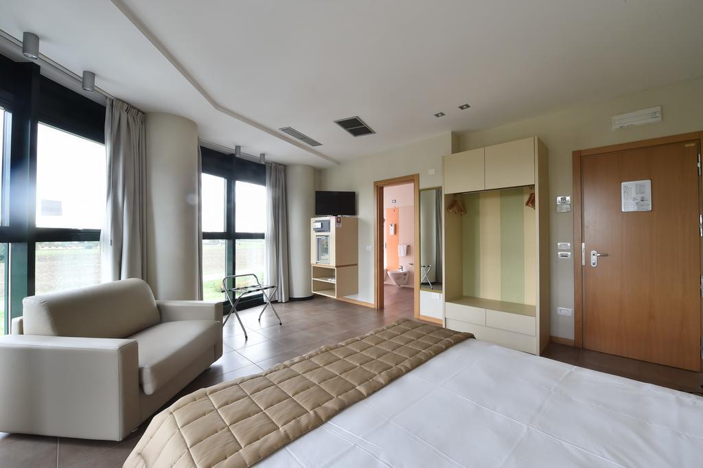 Tati Hotel Lugo  Dış mekan fotoğraf