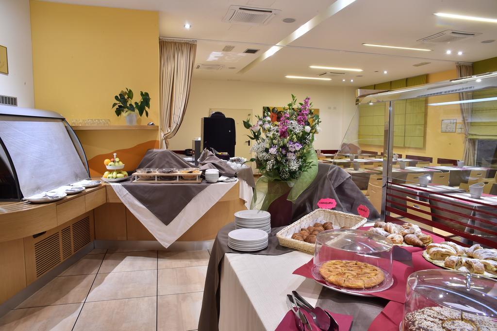 Tati Hotel Lugo  Dış mekan fotoğraf