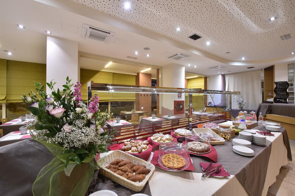 Tati Hotel Lugo  Dış mekan fotoğraf