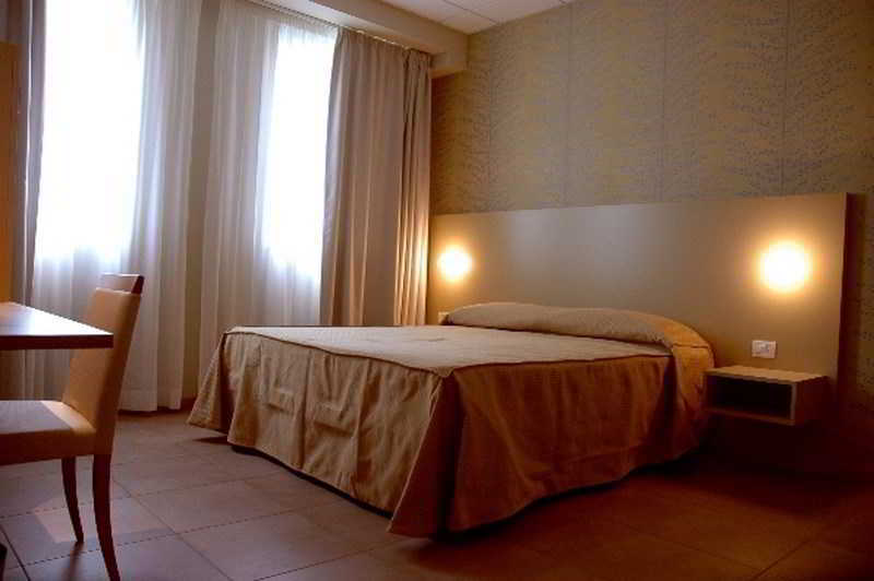 Tati Hotel Lugo  Dış mekan fotoğraf