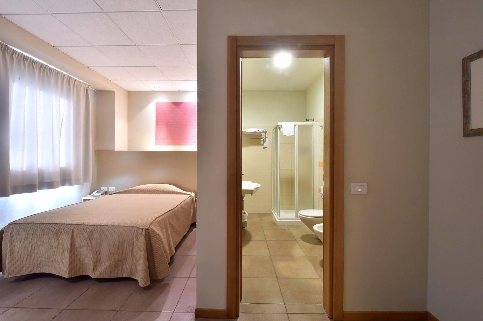 Tati Hotel Lugo  Dış mekan fotoğraf