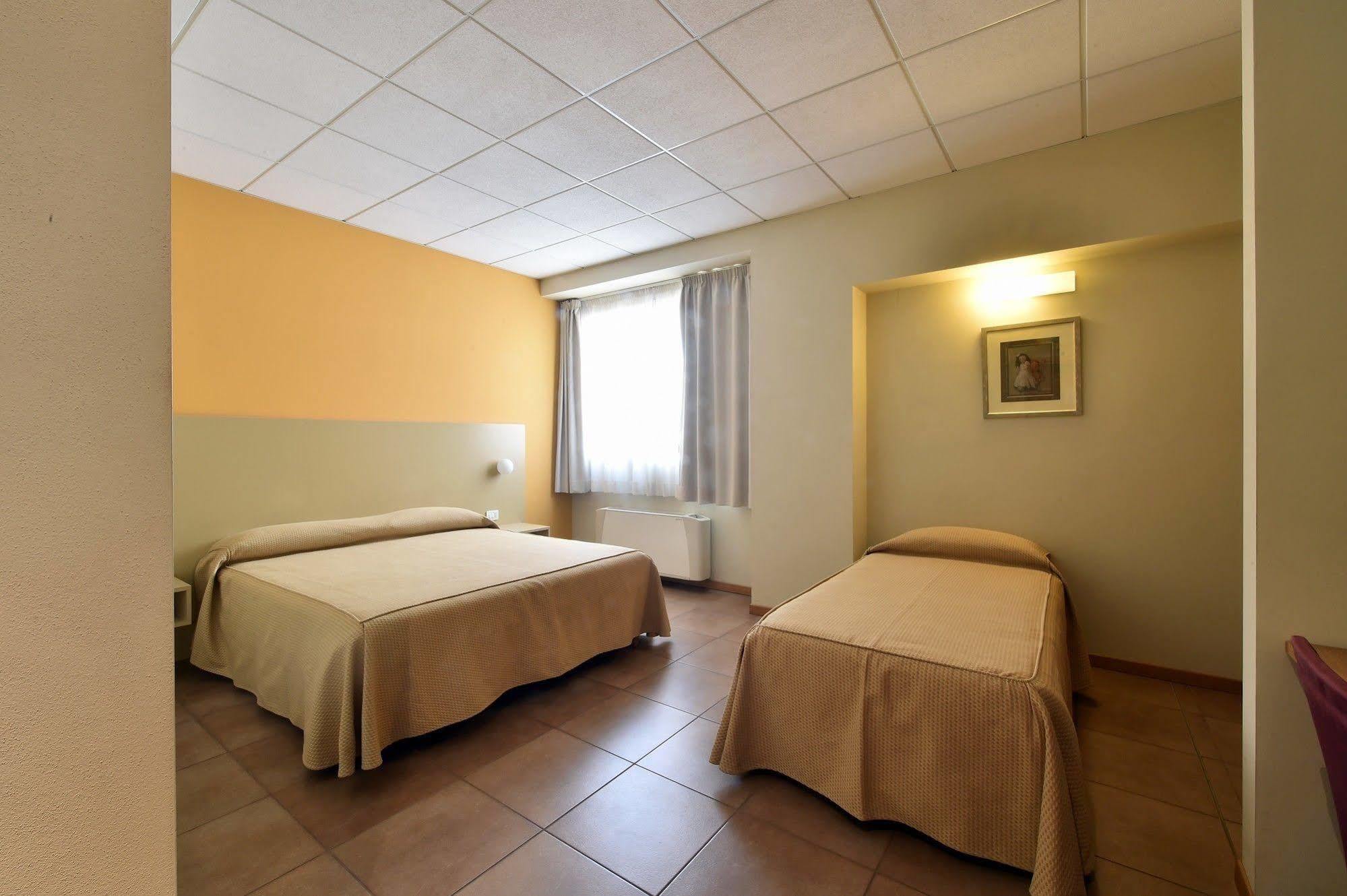 Tati Hotel Lugo  Dış mekan fotoğraf